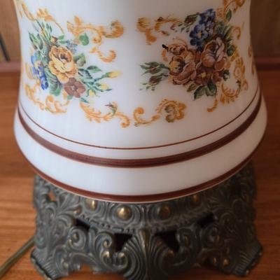 LOT 65L: Vintage Quoizel Table Lamp