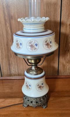 LOT 66L: Vintage Quoizel Table Lamp