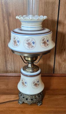 LOT 66L: Vintage Quoizel Table Lamp