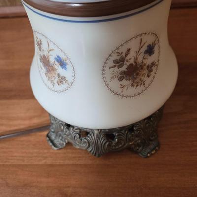 LOT 66L: Vintage Quoizel Table Lamp