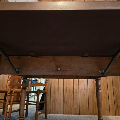 LOT 73D: Beautiful Vintage Drop Leaf Table with 4 Rush Seat, Ladder Back Chairs