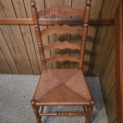 LOT 73D: Beautiful Vintage Drop Leaf Table with 4 Rush Seat, Ladder Back Chairs