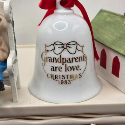 LOT 80X: Variety of Christmas Tree Ornaments Including Many Hallmark Keepsake Ornaments