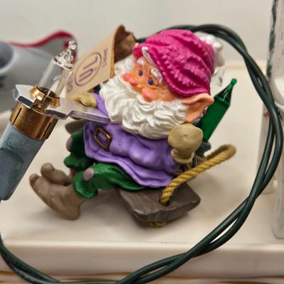LOT 80X: Variety of Christmas Tree Ornaments Including Many Hallmark Keepsake Ornaments
