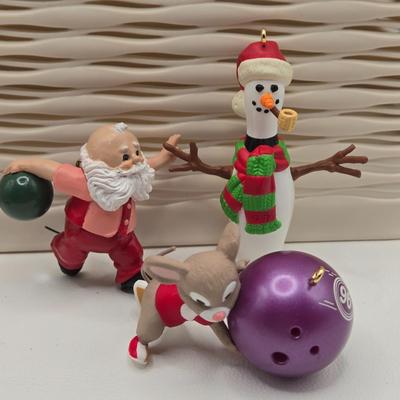 LOT 80X: Variety of Christmas Tree Ornaments Including Many Hallmark Keepsake Ornaments