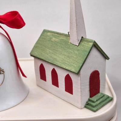 LOT 80X: Variety of Christmas Tree Ornaments Including Many Hallmark Keepsake Ornaments