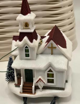 LOT 83X: Multiple Hallmark Keepsake Church Ornaments all with Original Boxes