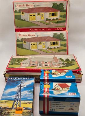LOT 87X: Plasticville O&S Gauge Houses and Buildings & More