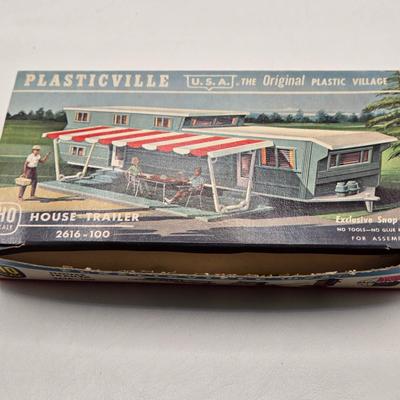 LOT 87X: Plasticville O&S Gauge Houses and Buildings & More
