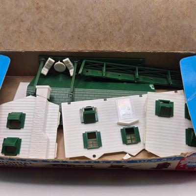 LOT 87X: Plasticville O&S Gauge Houses and Buildings & More