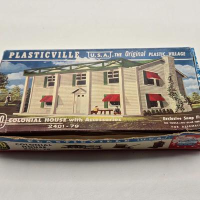 LOT 87X: Plasticville O&S Gauge Houses and Buildings & More