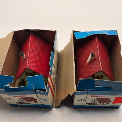 LOT 87X: Plasticville O&S Gauge Houses and Buildings & More