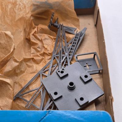 LOT 87X: Plasticville O&S Gauge Houses and Buildings & More