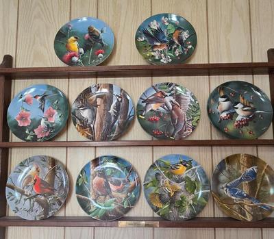 LOT 88X: Encyclopedia Britannica Birds of Your Garden Limited Edition & Numbered Knowels China Plates Painted by Kevin Daniel with...