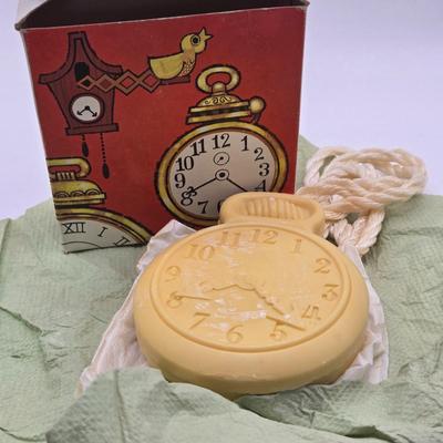 LOT 92X: Vintage Kid's Themed Avon Bath Soaps and Dish Soap Sets