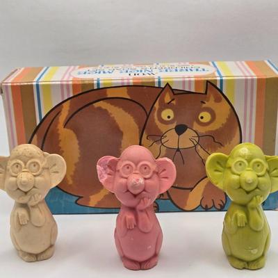 LOT 92X: Vintage Kid's Themed Avon Bath Soaps and Dish Soap Sets