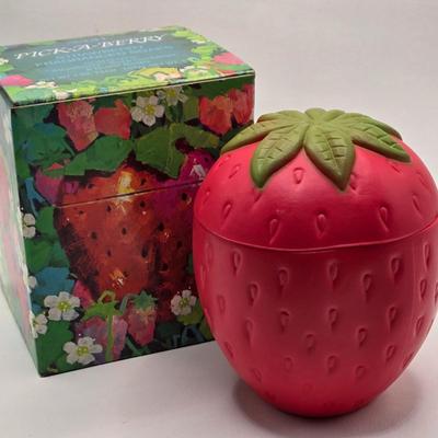 LOT 96X: Kitchen and Fruit Themed Vintage Avon Soaps and More