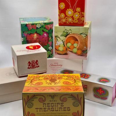 LOT 96X: Kitchen and Fruit Themed Vintage Avon Soaps and More
