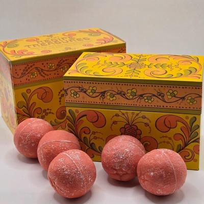 LOT 96X: Kitchen and Fruit Themed Vintage Avon Soaps and More
