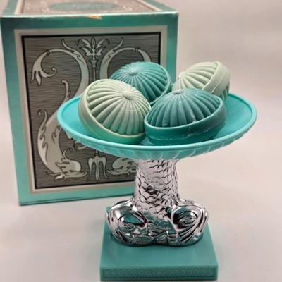 LOT 97X: Vintage Avon Bathroom Themed Hostess Soap Sets
