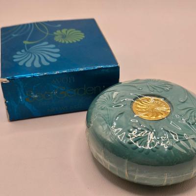 LOT 97X: Vintage Avon Bathroom Themed Hostess Soap Sets