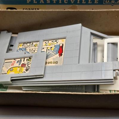 LOT 99X: HO Scale & O&S Gauge Plasticville Buildings