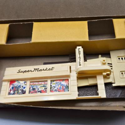 LOT 99X: HO Scale & O&S Gauge Plasticville Buildings