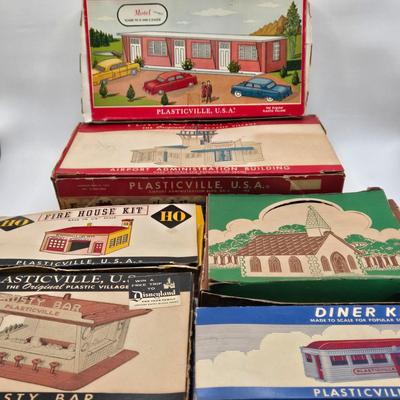 LOT 99X: HO Scale & O&S Gauge Plasticville Buildings