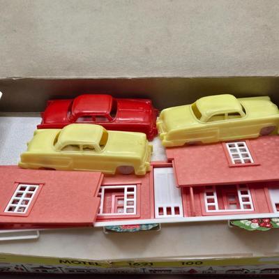 LOT 99X: HO Scale & O&S Gauge Plasticville Buildings
