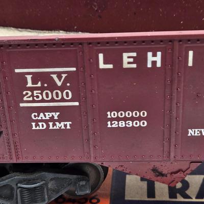 LOT 100X: Lionel Train Cars with Original Boxes