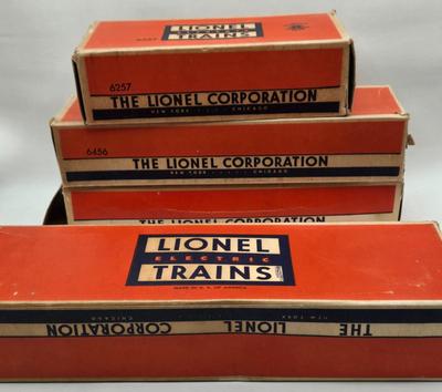 LOT 100X: Lionel Train Cars with Original Boxes