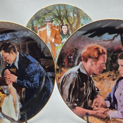 LOT 107X: "Frankly My Dear , I Don't Give a Damn." / Gone with the Wind Numbered Plates By Howard Rogers and Wooden Plate...