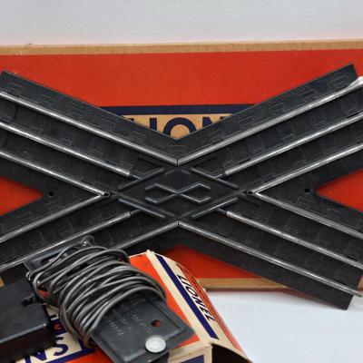 LOT 112X: Lionel Train Accessories with Original Boxes