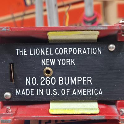 LOT 112X: Lionel Train Accessories with Original Boxes