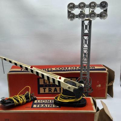 LOT 112X: Lionel Train Accessories with Original Boxes