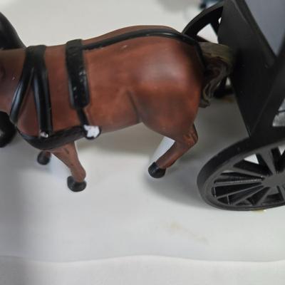 LOT 120X: Dept. 56 "Jannes Mullet Amish Barn", "Handmade Quilts", "Woolens and Preserves", "Amish...