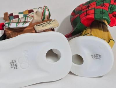 LOT 120X: Dept. 56 "Jannes Mullet Amish Barn", "Handmade Quilts", "Woolens and Preserves", "Amish...