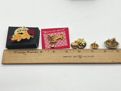 LOT 134J: Vintage Avon Brooch/Pin Lot Including Jack-O-Lantern with Matching Pierced Earrings