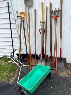 LOT 141G: Collection of Garden Tools