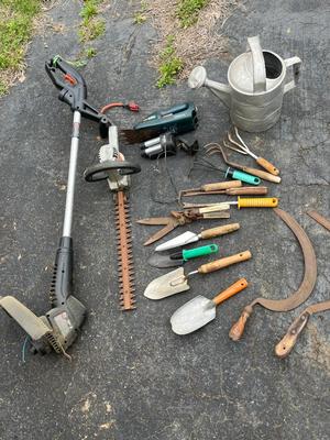 LOT 142G: Lawn and Garden Tools - Electric Weed Wacker, Hedge Trimmers and More