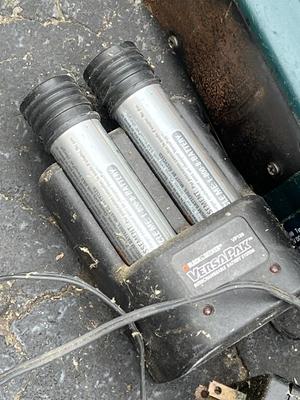 LOT 142G: Lawn and Garden Tools - Electric Weed Wacker, Hedge Trimmers and More