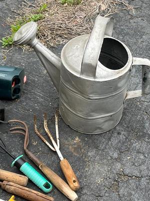 LOT 142G: Lawn and Garden Tools - Electric Weed Wacker, Hedge Trimmers and More