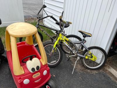 LOT 143G: Kids Bicycles, Little Tykes Cozy Coupe