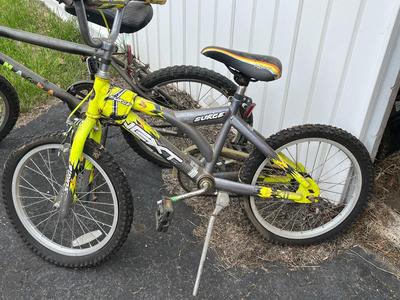 LOT 143G: Kids Bicycles, Little Tykes Cozy Coupe