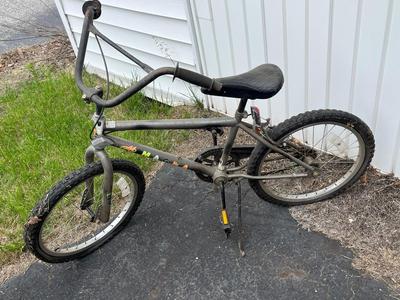LOT 143G: Kids Bicycles, Little Tykes Cozy Coupe
