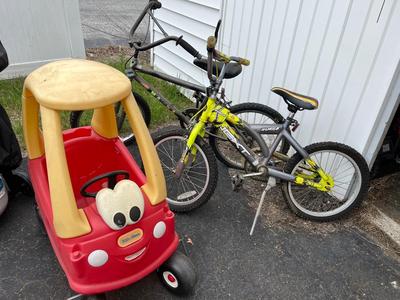 LOT 143G: Kids Bicycles, Little Tykes Cozy Coupe
