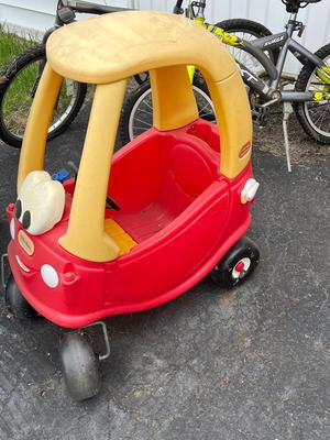 LOT 143G: Kids Bicycles, Little Tykes Cozy Coupe