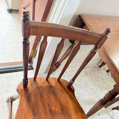 LOT 145K: Drop Leaf Kitchen / Dining Table w/ Four Chairs