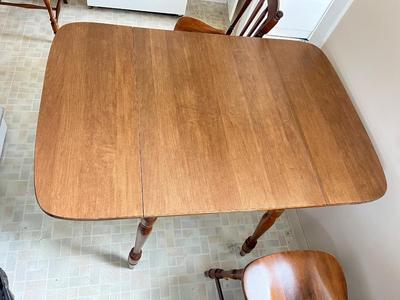 LOT 145K: Drop Leaf Kitchen / Dining Table w/ Four Chairs