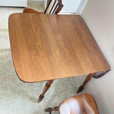 LOT 145K: Drop Leaf Kitchen / Dining Table w/ Four Chairs
